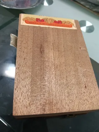 Scatola  dasigari Balmoral Ideales 10 Coronas