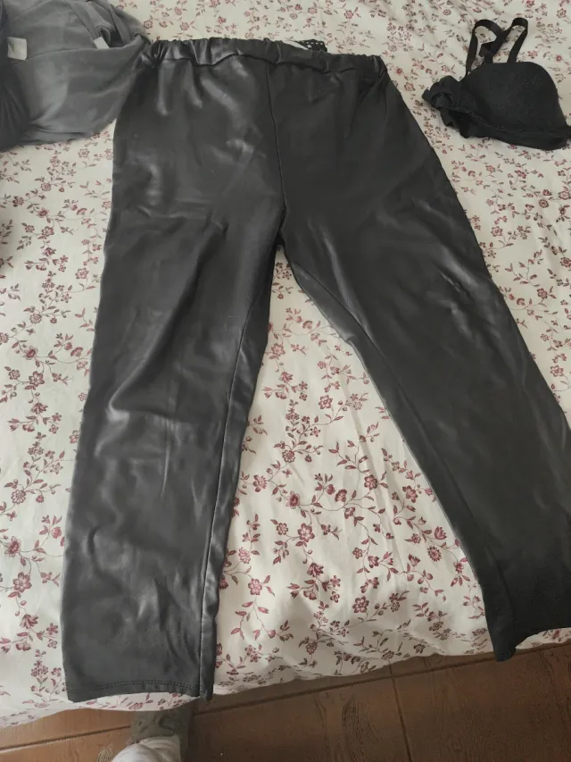 Leggings de polipiel pretas