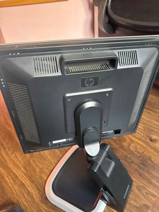 Monitor HP L1950 Plata y Negro