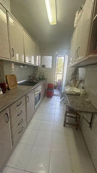 Piso en alquiler en Polígono Cartuja – La Paz en Granada