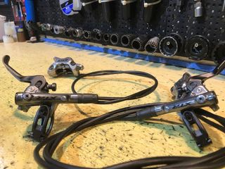 Frenos XTR 4 pistones M9120