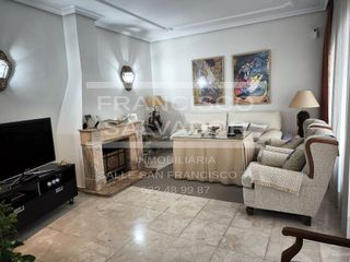 Casa pareada en venta en Lucena