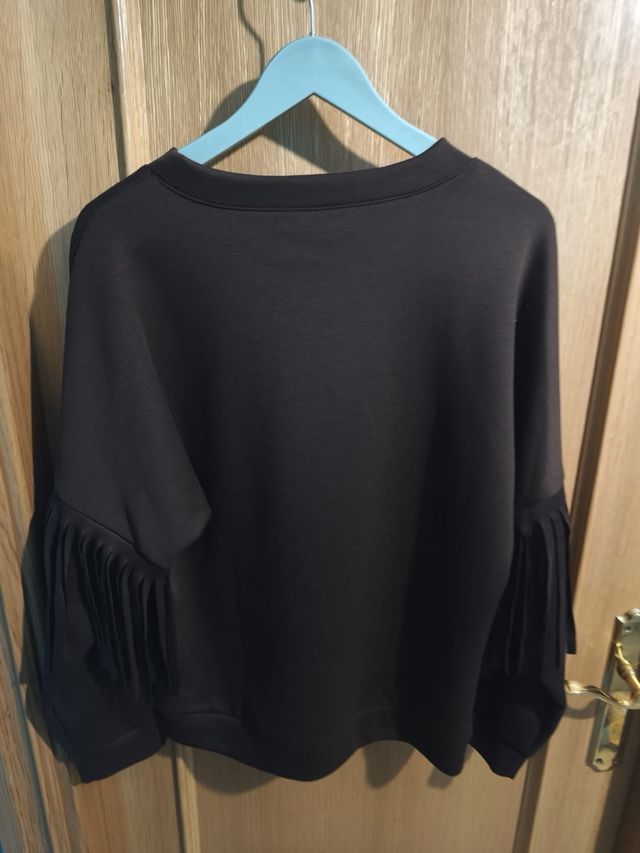 sudadera con flecos marrón