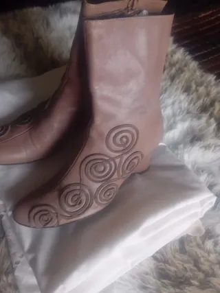 Botines de piel vintage beige