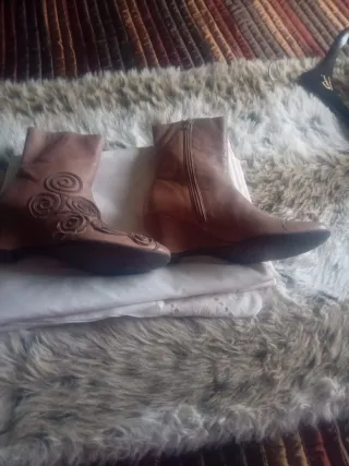 Botines de piel vintage beige