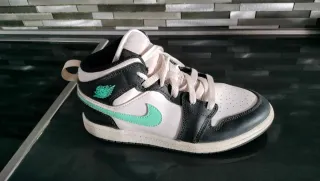 Zapatillas Jordan Mid Blanco y Verde Menta