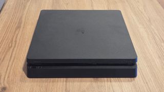 PS4 1TB con 2 mandos y 8 juegos