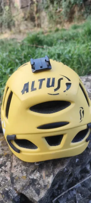 Casco de escalada Altus amarillo