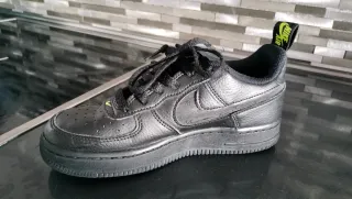 Nike Air Force 1 Negras