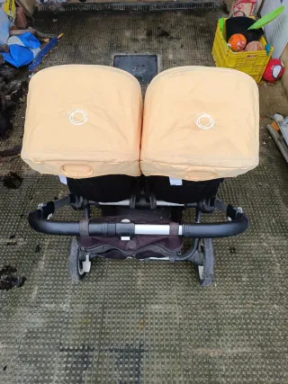Bugaboo donkey gemelar con accesorios