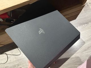 PS4 (Playstation 4) Negra Poco Uso