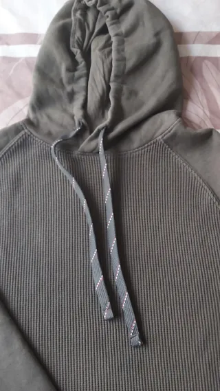 Sudadera con capucha verde caqui