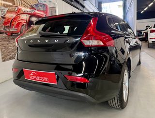 VOLVO V40 1.6 KINETIC