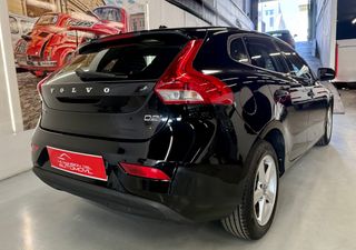 VOLVO V40 1.6 KINETIC