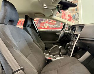 VOLVO V40 1.6 KINETIC