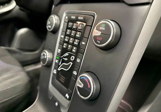 VOLVO V40 1.6 KINETIC