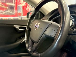 VOLVO V40 1.6 KINETIC