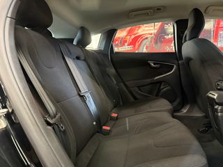 VOLVO V40 1.6 KINETIC