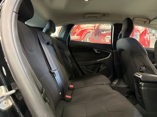 VOLVO V40 1.6 KINETIC