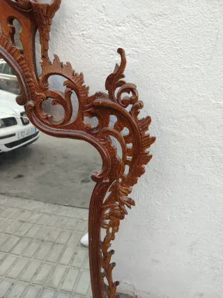Espejo de madera tallada antiguo