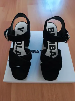 Sandalias Bimba y Lola Negras Tacon