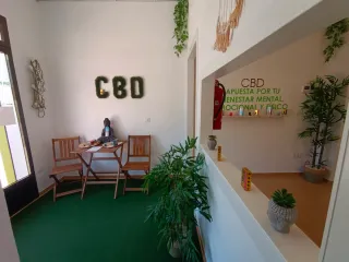 Se traspasa tienda de CBD en Benetússer