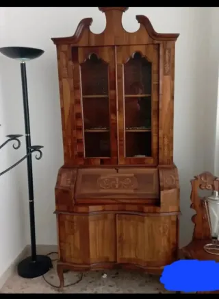 Antica vetrinetta in legno e vetro