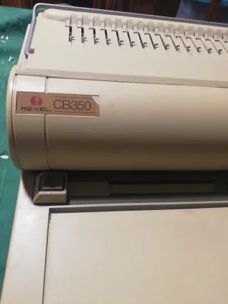 Encuadernadora REXEL CB350 Canutillos Manual