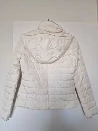 Plumífero premium Armani Jeans, talla 40 (S/M)