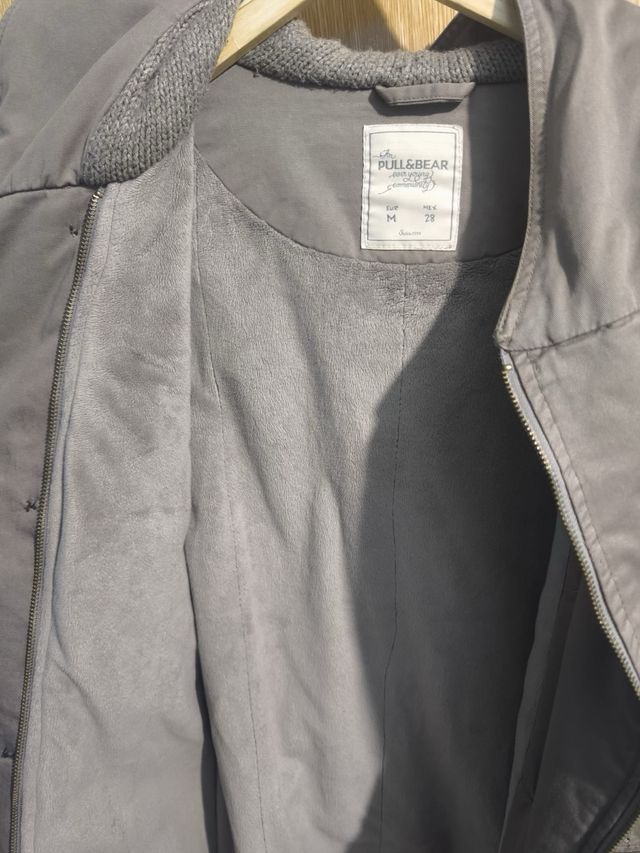 Chaqueta Pull&Bear beige/marrón capucha