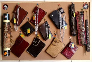 Carteras, monederos, tarjeteros, porta documentos.