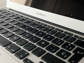 MacBook Air 13” i5 - 1.4 GHz SSD 128 - 8GB.