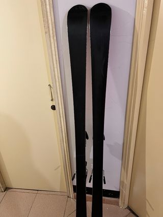 Esquís Atomic con Fijaciones