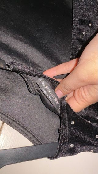 Body terciopelo con brillos plateados