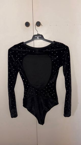 Body terciopelo con brillos plateados