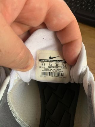 Zapatillas Nike Blancas y Grises