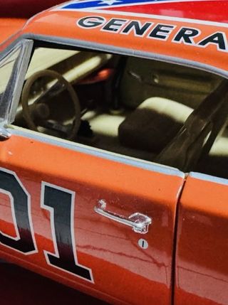 Dodge Charger r/t General Lee 1/18 + 1/64
