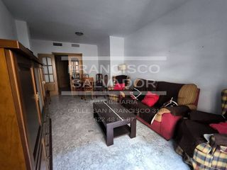 Piso en venta en Lucena