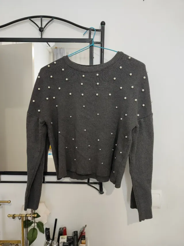 Jersey gris con perlas