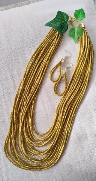 Collar Abalorios Dorados