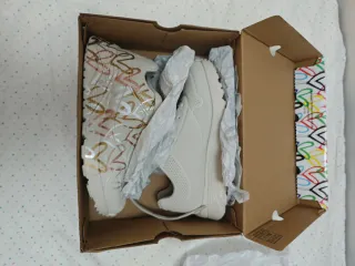 Zapatillas Beige y Multicolor