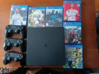 Console PS4 nera + 3 controller + 5 giochi