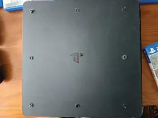 Console PS4 nera + 3 controller + 5 giochi