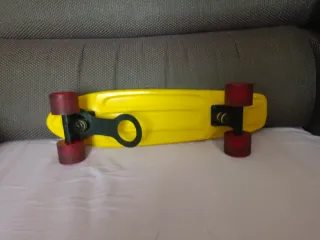 Monopatín / skate Amarillo