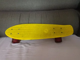 Monopatín / skate Amarillo