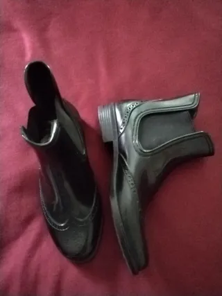 Botas de agua negras. Talla 37