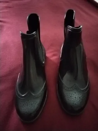 Botas de agua negras. Talla 37