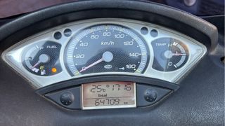 XMAX 250cc Negra con Baúl