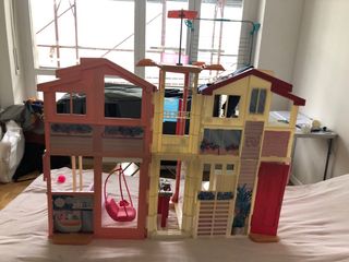 Casa Barbie con accessori e ascensore