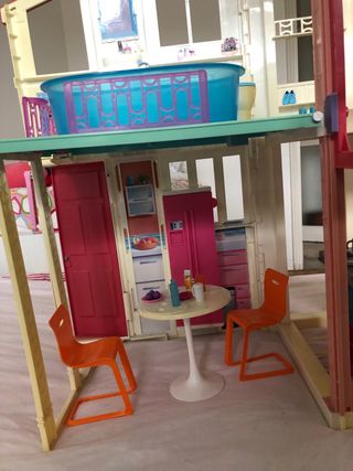 Casa Barbie con accessori e ascensore